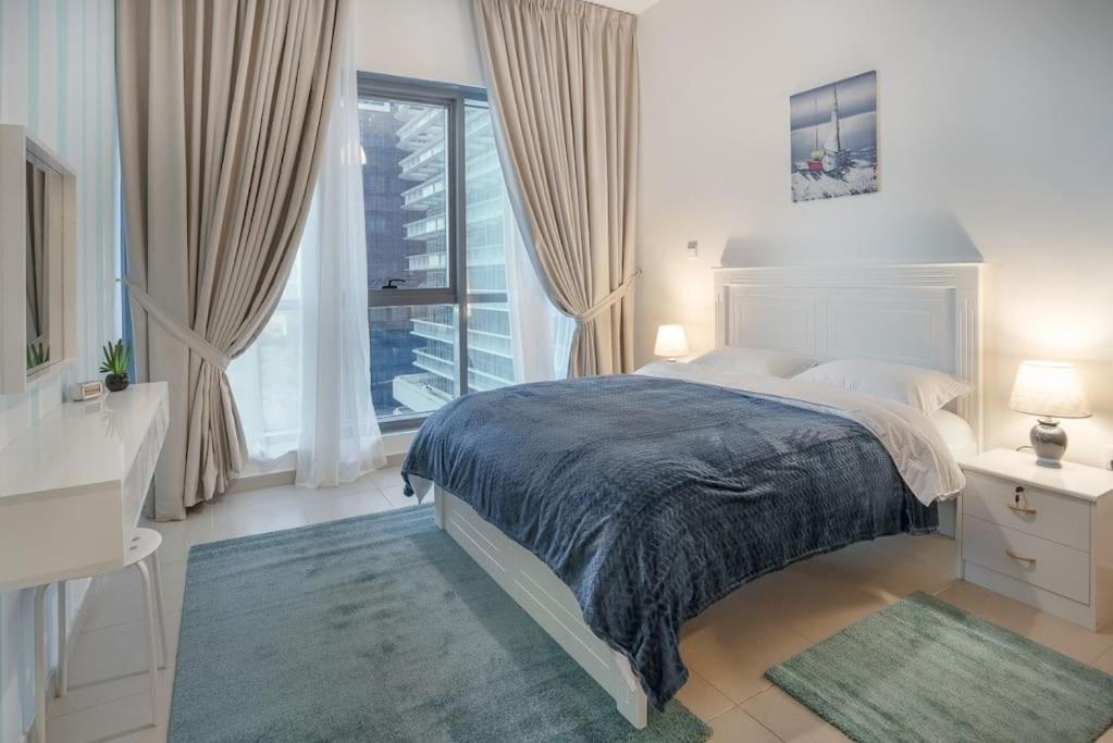Lovely 3 Bedroom Apartment Beach Front Abu Dhabi Eksteriør bilde