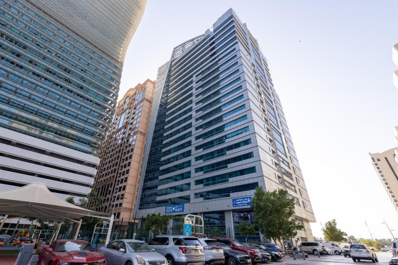 Lovely 3 Bedroom Apartment Beach Front Abu Dhabi Eksteriør bilde